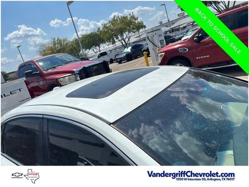 Used 2015 Nissan Altima 2.5 SL w/ Technology Package FWD image 6