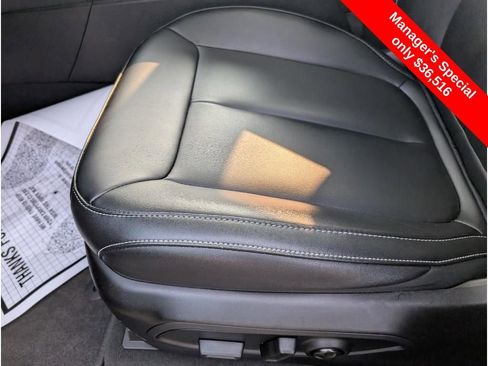 Used 2024 Jeep Grand Cherokee Limited w/ Black Appearance Package image 25