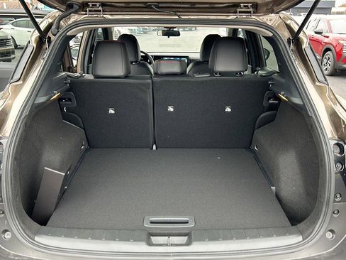 New 2026 Nissan Kicks SR image 14