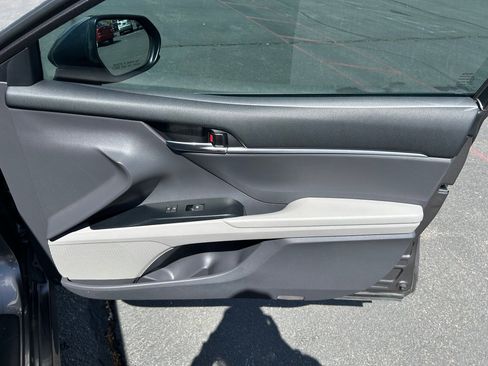 Used 2019 Toyota Camry LE w/ Carpet Mat Package FWD image 27