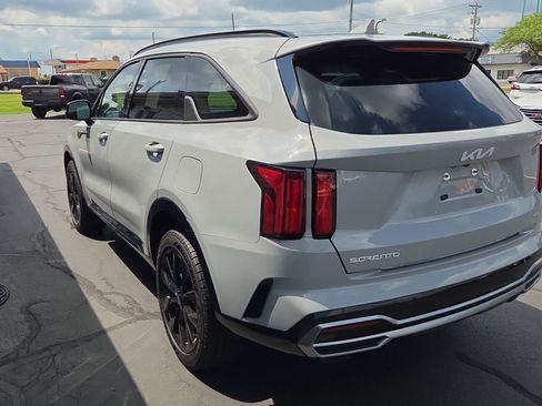 Used 2023 Kia Sorento SX AWD/4WD image 6