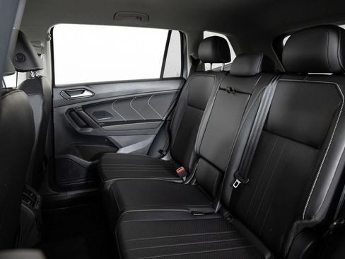 Used 2023 Volkswagen Tiguan SE image 20