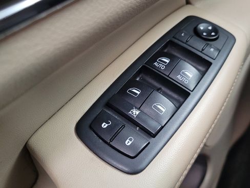 Used 2018 Jeep Grand Cherokee Limited AWD/4WD image 27