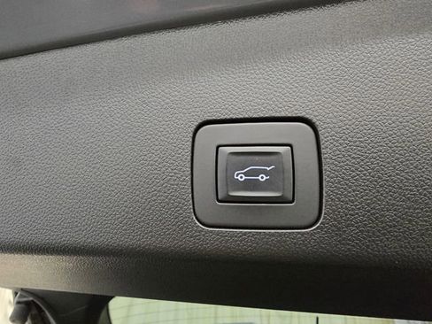 Used 2022 Buick Encore GX Essence AWD/4WD image 32