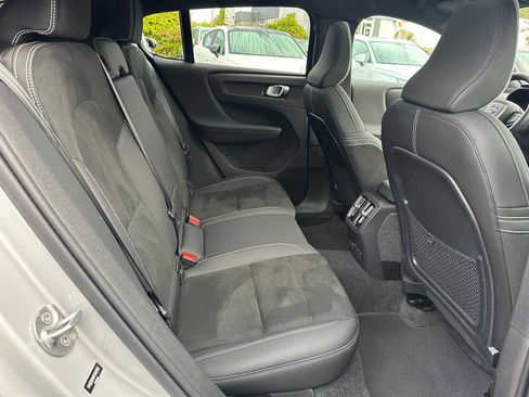 Certified 2023 Volvo C40 P8 Recharge Ultimate w/ Protection Package Premier image 12