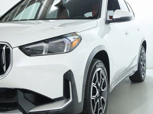 Certified 2025 BMW X1 xDrive28i w/ Convenience Package image 4
