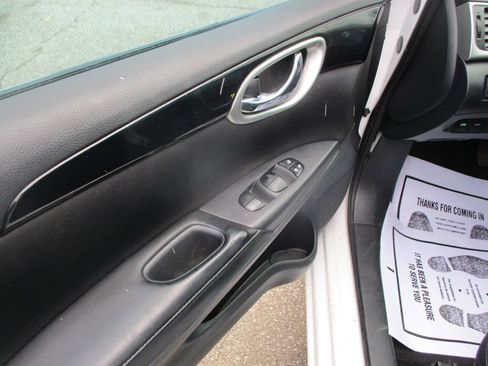 Used 2016 Nissan Sentra SV image 6
