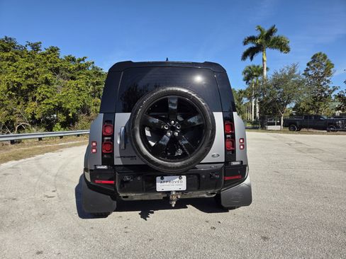 Certified 2023 Land Rover Defender 110 X-Dynamic SE image 6