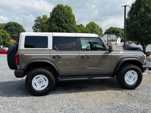 Used 2026 Ford Bronco Heritage Edition AWD/4WD image 4