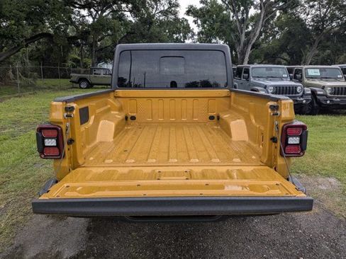 New 2026 Jeep Gladiator Sport AWD/4WD image 13