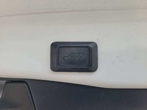 Used 2019 Toyota RAV4 Limited w/ Advanced Technology Package AWD/4WD image 9