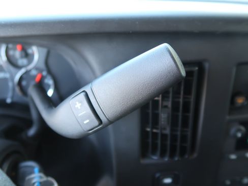 Used 2025 Chevrolet Express 3500 LS RWD image 32
