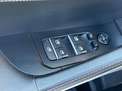 Used 2023 BMW X6 xDrive40i w/ M Sport Package image 11