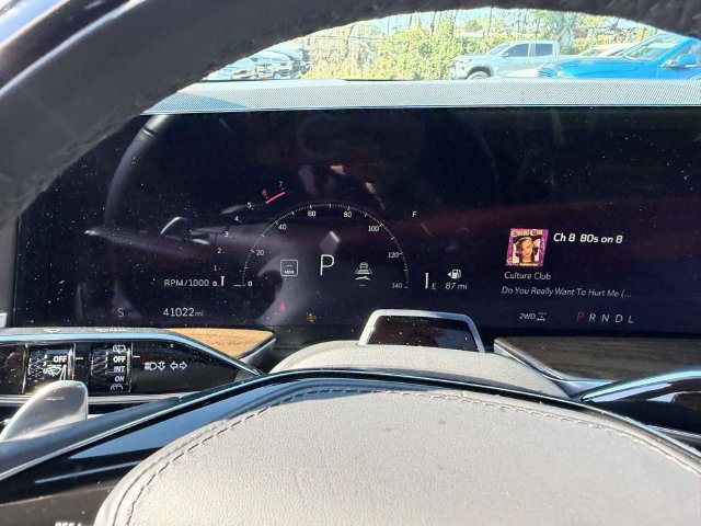 Certified 2025 Cadillac Escalade ESV Sport Platinum w/ LPO, ONYX Package AWD/4WD image 31