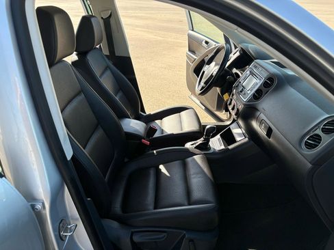 Used 2013 Volkswagen Tiguan S image 22