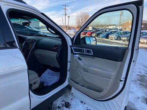 Used 2013 Ford Explorer XLT image 13