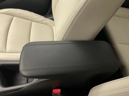 Used 2020 Buick Encore GX Essence w/ Advanced Technology Package FWD image 32