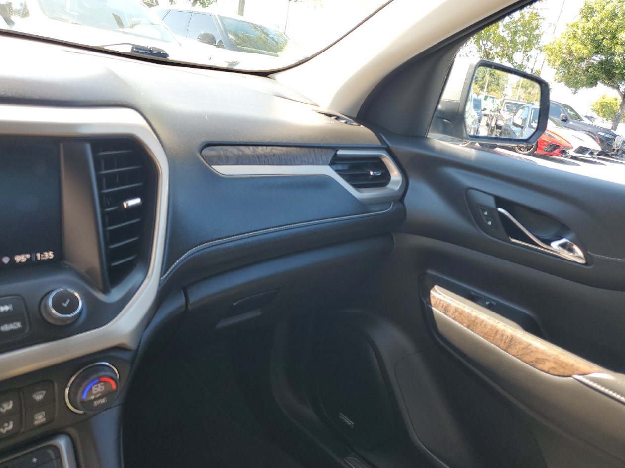 Used 2023 GMC Acadia Denali w/ Denali Ultimate Package FWD image 25