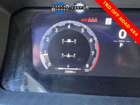 Used 2024 Toyota Tacoma TRD Off-Road image 9