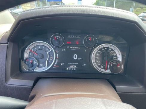 Used 2019 RAM 1500 Laramie w/ Convenience Group AWD/4WD image 19