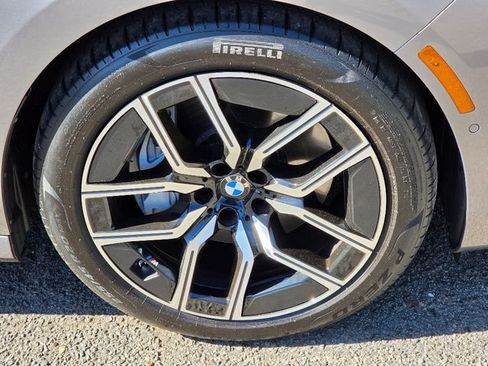 Used 2023 BMW 740i RWD image 9