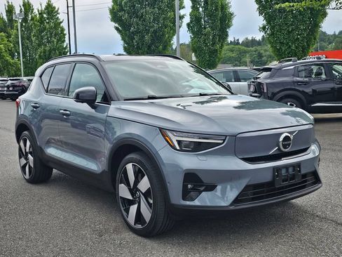 Used 2023 Volvo XC40 Recharge Ultimate AWD/4WD image 3