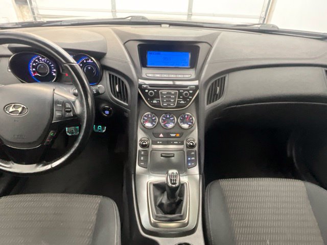 Used 2015 Hyundai Genesis 3.8 RWD image 19