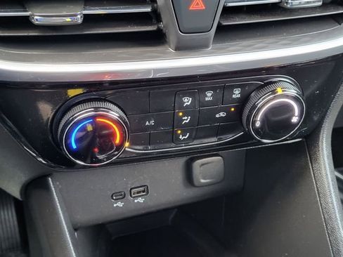 Used 2024 Buick Encore GX Sport Touring image 22