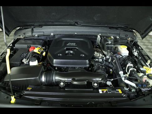 Used 2021 Jeep Wrangler Sport S image 16