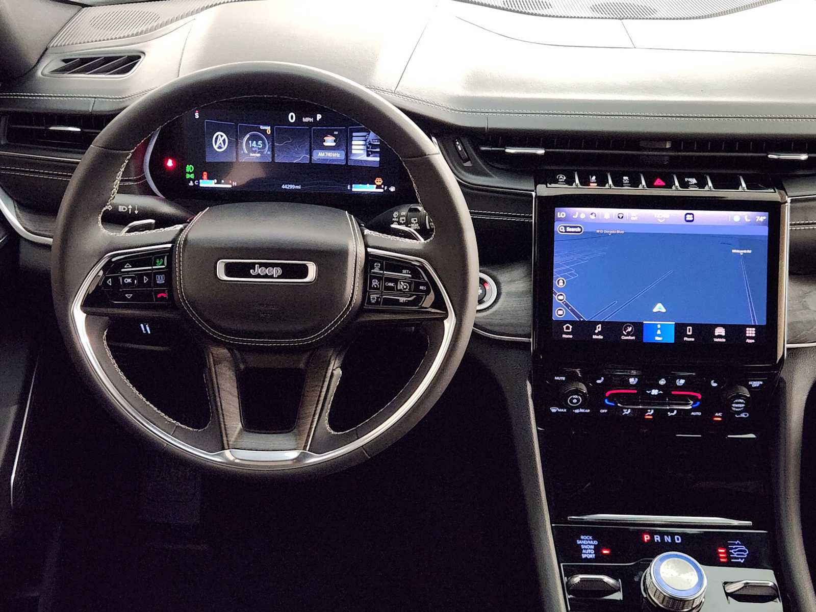 Used 2023 Jeep Grand Cherokee Overland w/ Luxury Tech Group IV AWD/4WD image 27