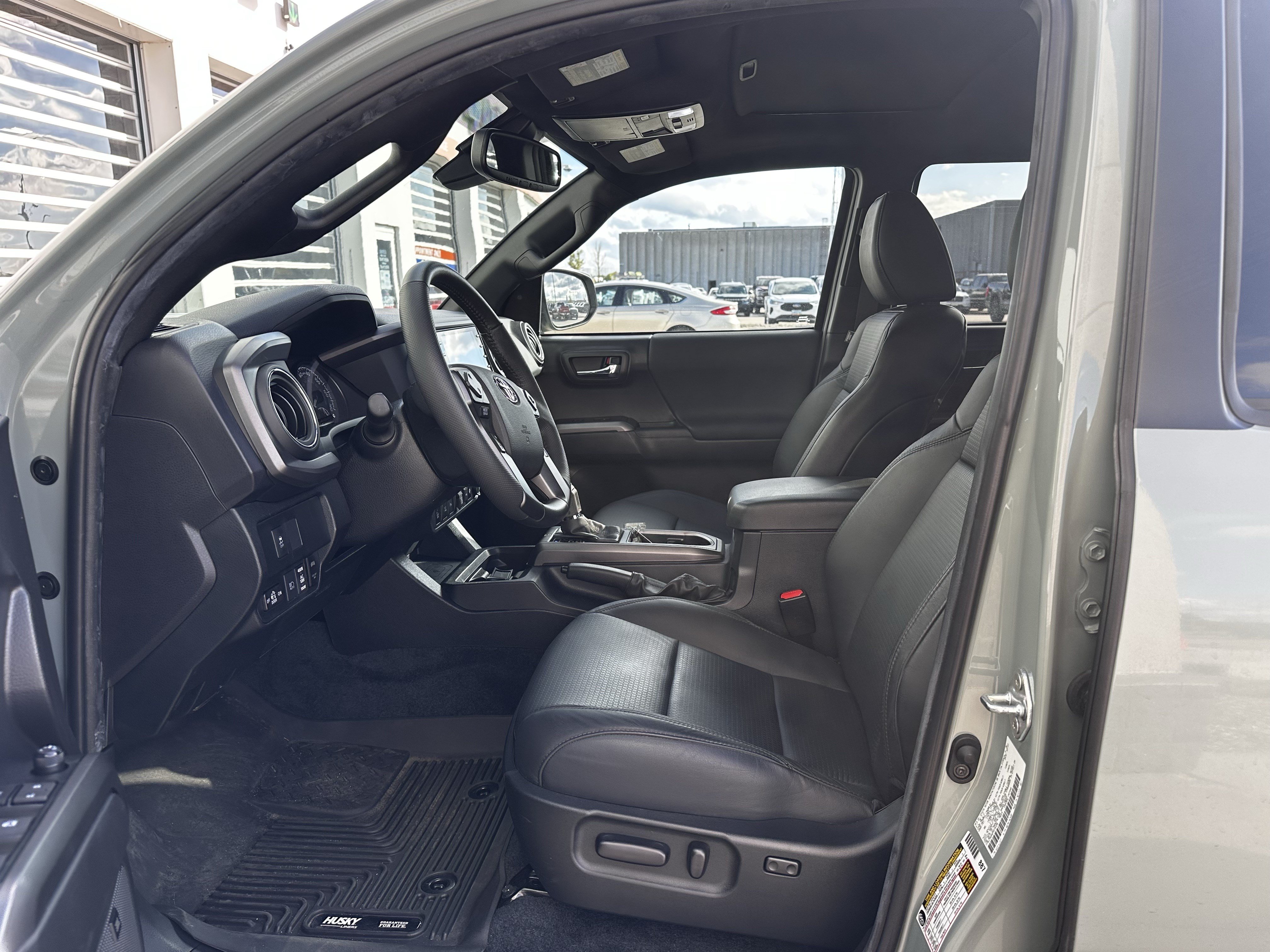 Used 2023 Toyota Tacoma TRD Sport w/ TRD Premium Sport Package AWD/4WD image 8