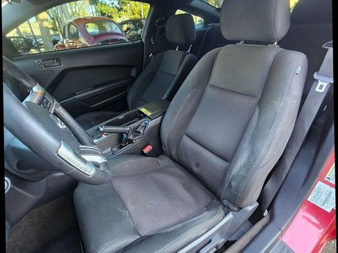 Used 2013 Ford Mustang Coupe image 12