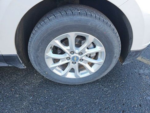Used 2019 Chevrolet Equinox LT w/ Driver Convenience Package image 10