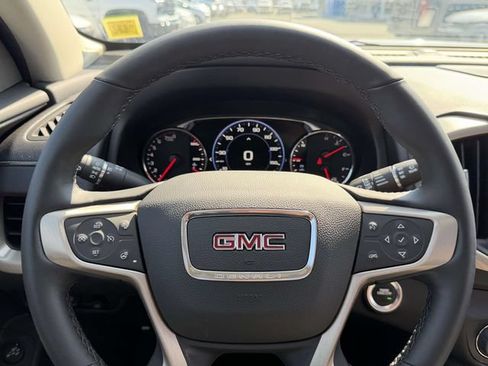 Certified 2024 GMC Terrain Denali w/ Denali Premium Package AWD/4WD image 28