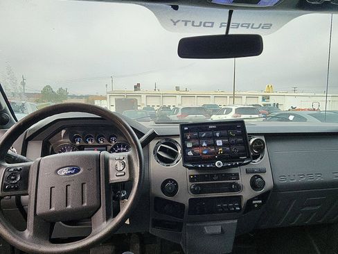 Used 2015 Ford F250 XLT w/ XLT Value Package image 17