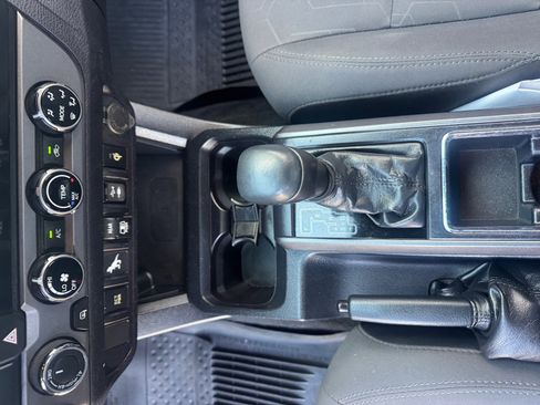 Used 2018 Toyota Tacoma TRD Sport AWD/4WD image 15