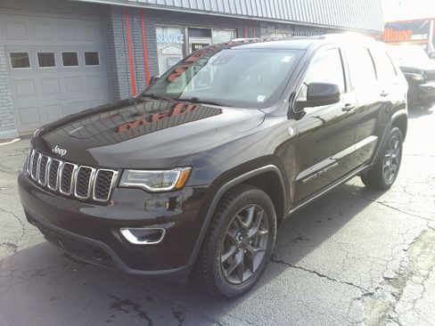 Used 2020 Jeep Grand Cherokee Laredo w/ Quick Order Package 2BN North image 13
