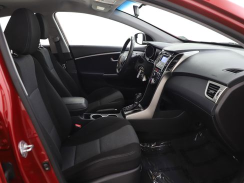 Used 2017 Hyundai Elantra GT image 12