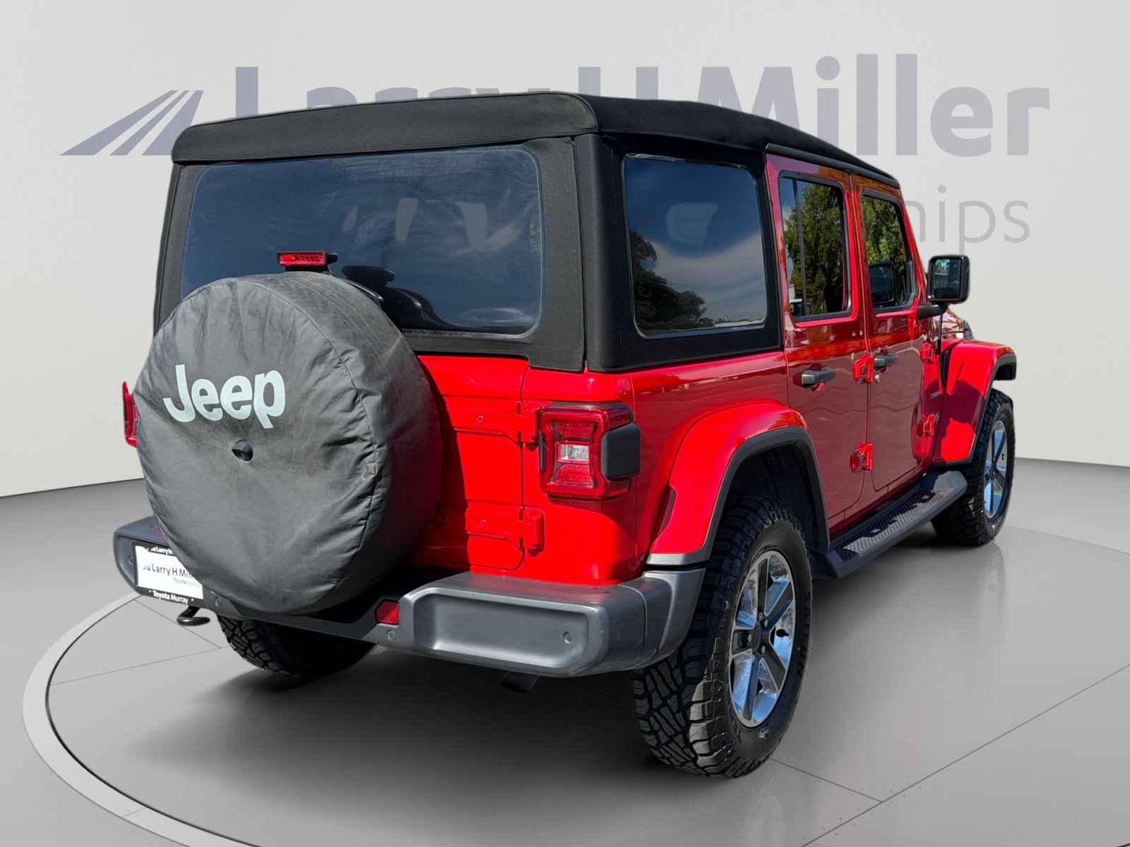 Used 2019 Jeep Wrangler Unlimited Sahara w/ Dual Top Group AWD/4WD image 5
