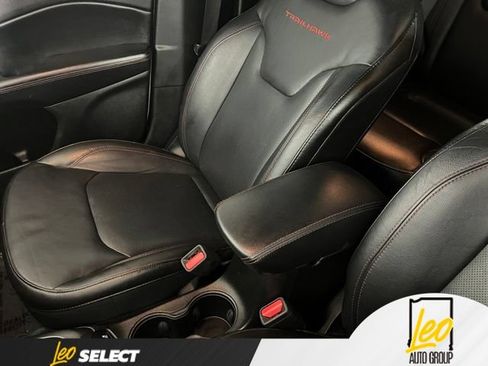 Used 2018 Jeep Compass Trailhawk w/ Leather Interior Group AWD/4WD image 24