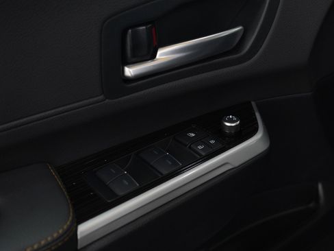 Certified 2025 Toyota Sienna XLE Woodland Edition AWD/4WD image 23