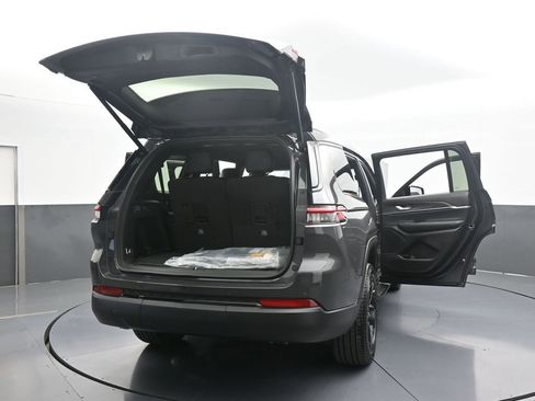 Used 2025 Jeep Grand Cherokee L Limited w/ Black Appearance Package image 71