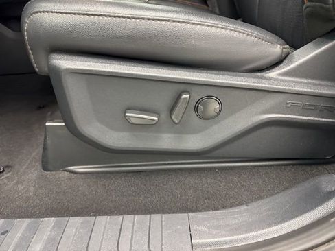 Used 2025 Ford F250 Lariat w/ Lariat Ultimate Package image 17