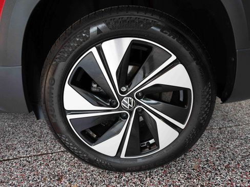 Used 2024 Volkswagen Taos SE AWD/4WD image 29