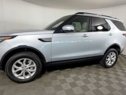 Used 2020 Land Rover Discovery SE AWD/4WD image 9