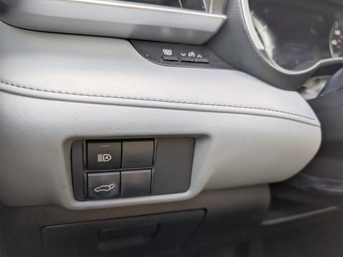 Used 2021 Toyota Highlander XLE image 25