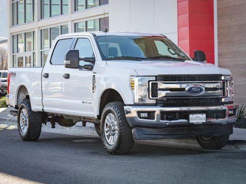 Used 2019 Ford F250 XLT w/ XLT Value Package AWD/4WD image 1