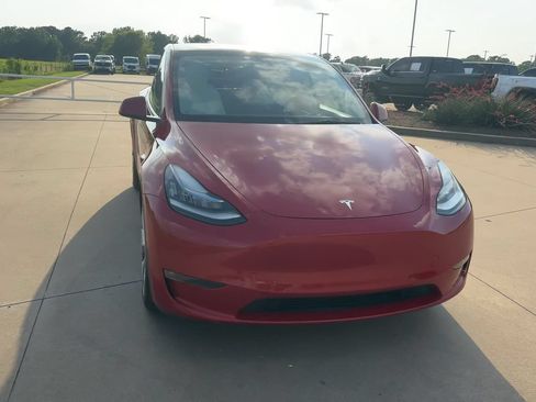 Used 2021 Tesla Model Y Long Range AWD/4WD image 4