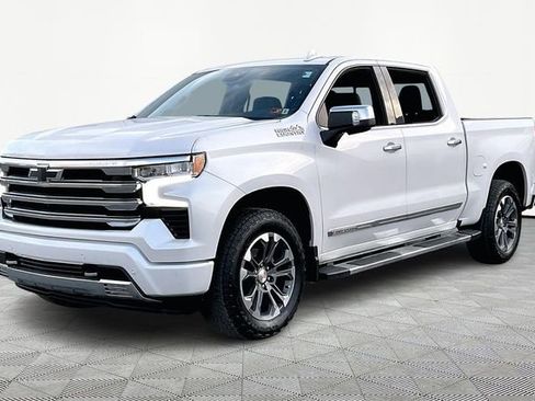 Used 2025 Chevrolet Silverado 1500 High Country image 3