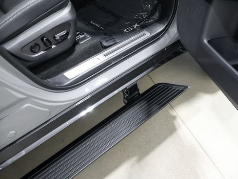 Used 2026 Lexus GX 550 w/ Accessory Package (2T) image 43